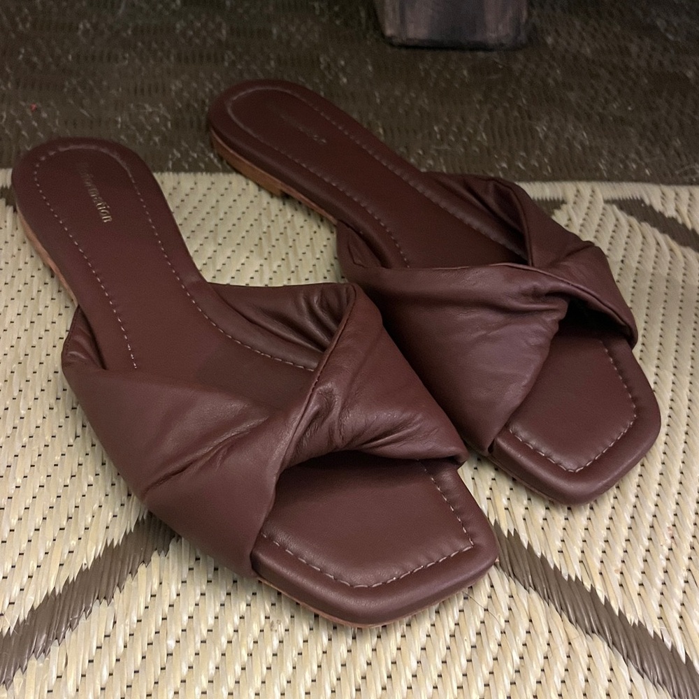 Reformation Mikki Twist Flat Sandal - Picture 3 of 16